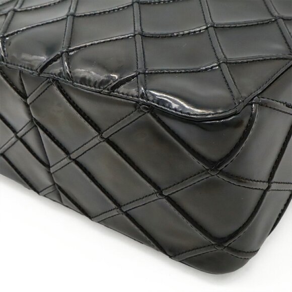 CHANEL Black Leather Shoulder Bag - Picture 4 of 10